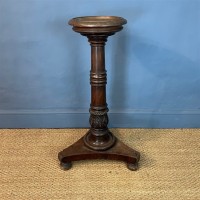 http://www.macintoshantiques.co.uk/web/images/stock4250-4300/smart_thumbs/ma4262 a_thumb_200.jpg